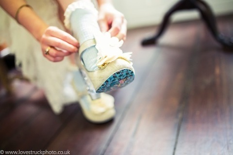 moggerhanger park wedding, country house wedding, quirky wedding photography