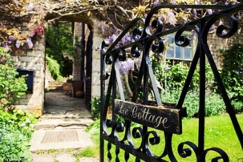 oxfordshire wedding photography, cotswold wedding photography, bridal preparations