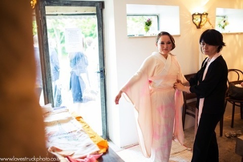 japanese wedding preparations, quirky wedding photography, cripps barn wedding