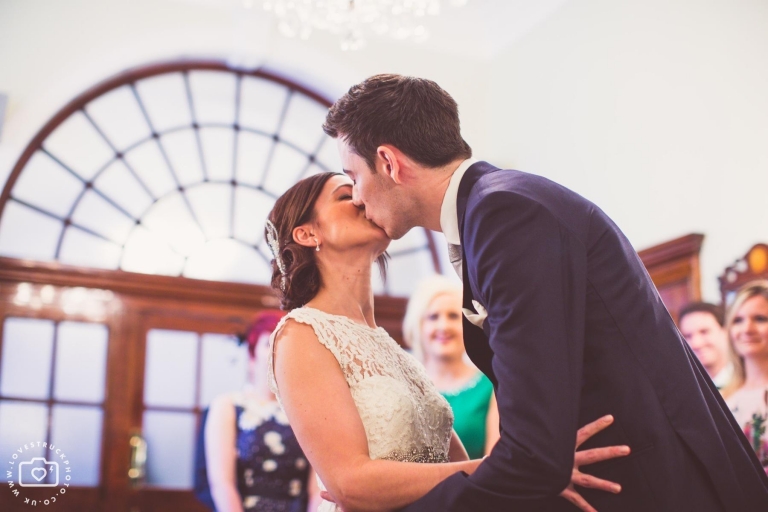 London Kensington & Chelsea Wedding Ceremony, Kensington And Chelsea Registry Office Wedding