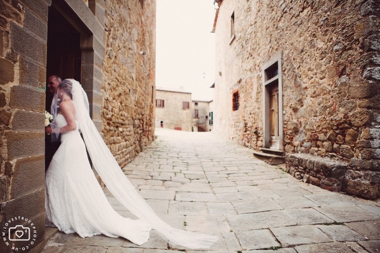 Wedding Ceremony in Castello Di Gargonza