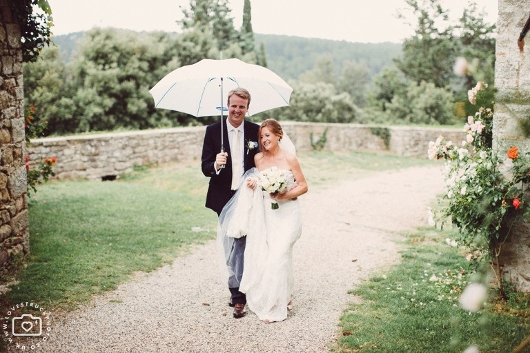 tuscany wedding photographer, castello di gargonza wedding
