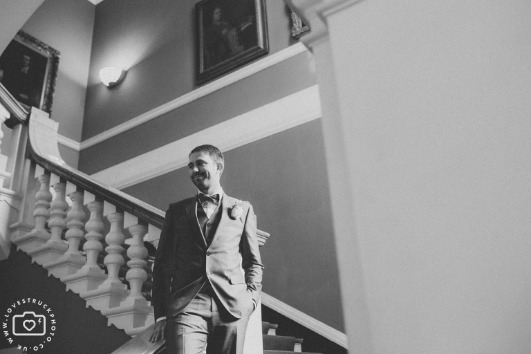 fun wedding photography london, quirky wedding in Kensington registry office