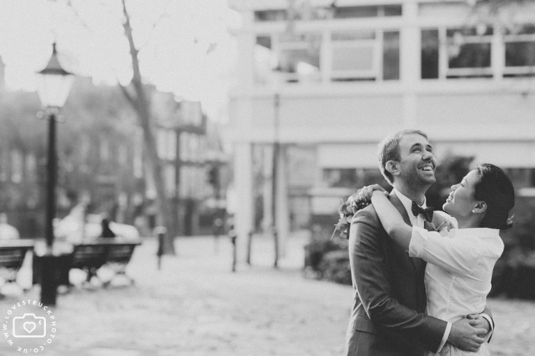 fun wedding photography london, quirky wedding in Kensington