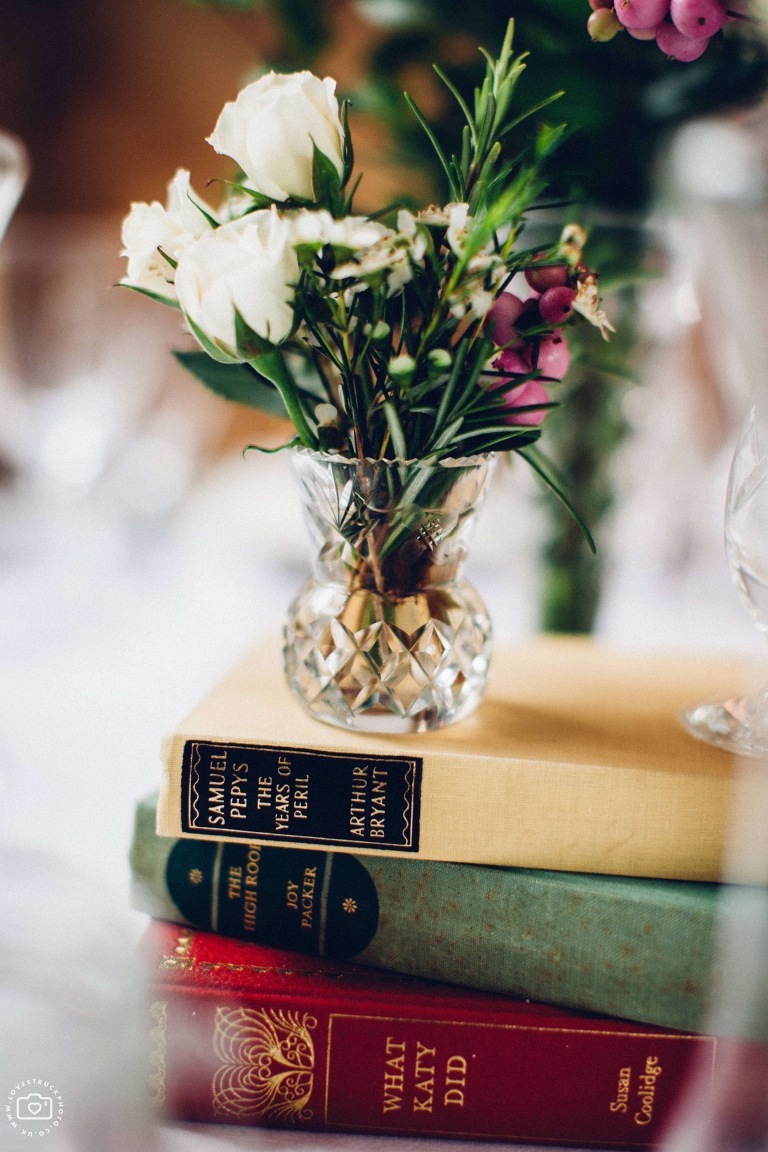 cripps barn wedding venue, cotswolds wedding photographer, rustic barn wedding cotswolds