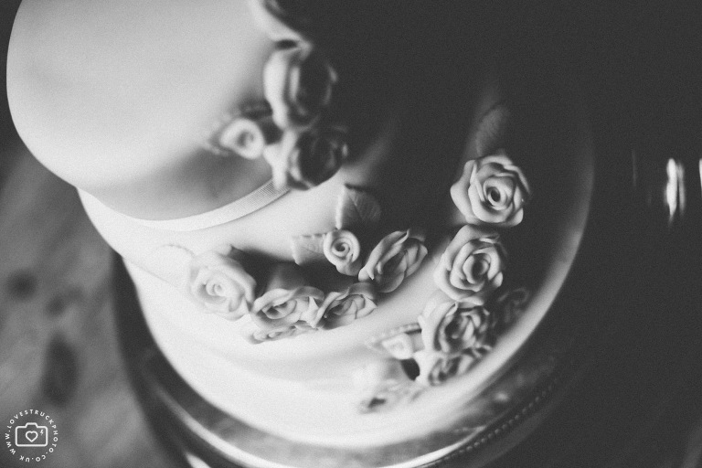 cripps barn wedding venue, cotswolds wedding photographer, rustic barn wedding cotswolds