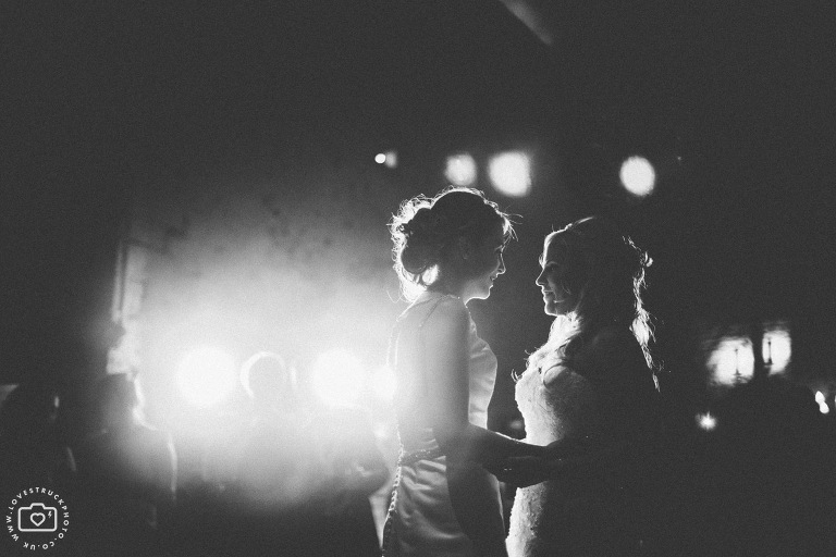 cripps barn dancing, wedding first dance, fun wedding photography