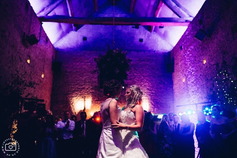 cripps barn dancing, wedding first dance, fun wedding photography
