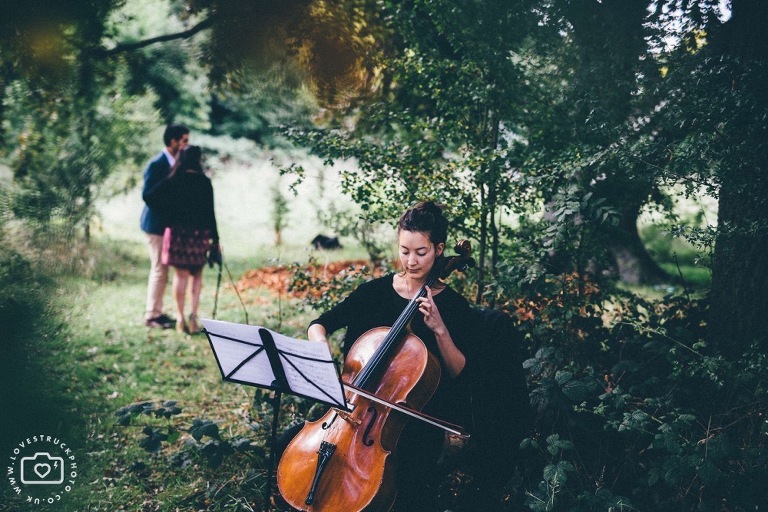 Outdoor tree wedding in london, regents park wedding, quirky london wedding