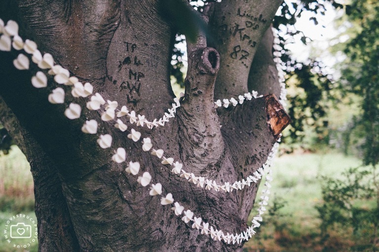 Outdoor tree wedding in london, regents park wedding, quirky london wedding
