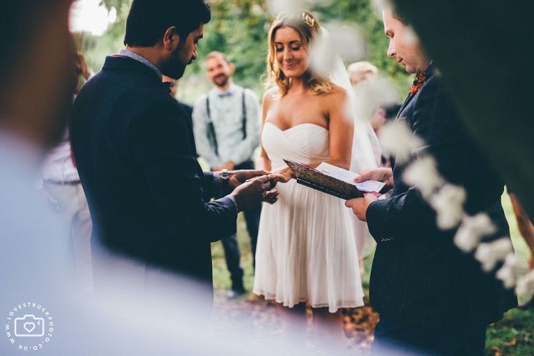 quirky outdoor london wedding, regents park wedding ceremony