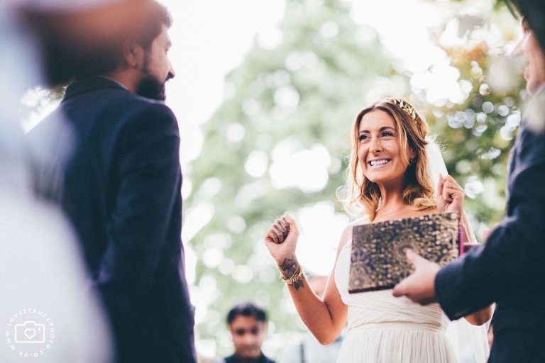quirky outdoor london wedding, regents park wedding ceremony