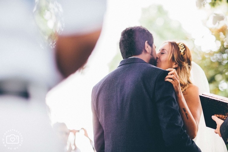 quirky outdoor london wedding, regents park wedding ceremony