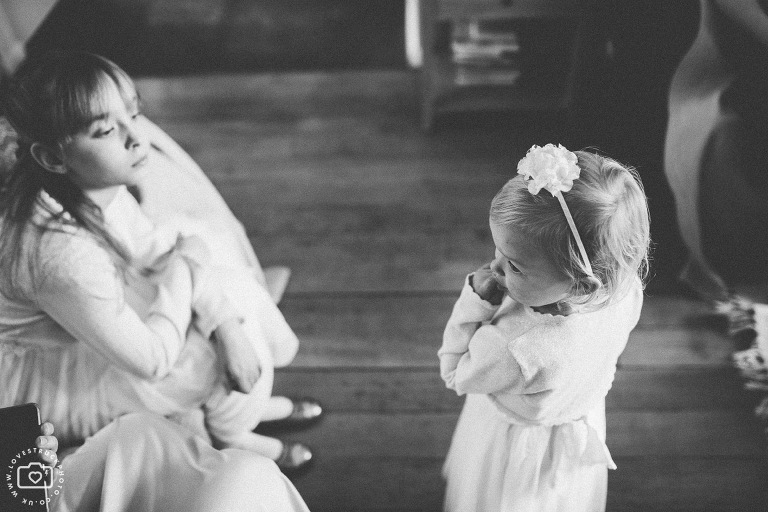 bride getting ready, oxfordshire quirky wedding