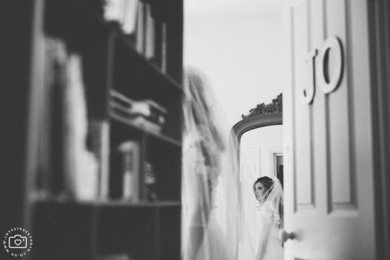 bride getting ready, oxfordshire quirky wedding