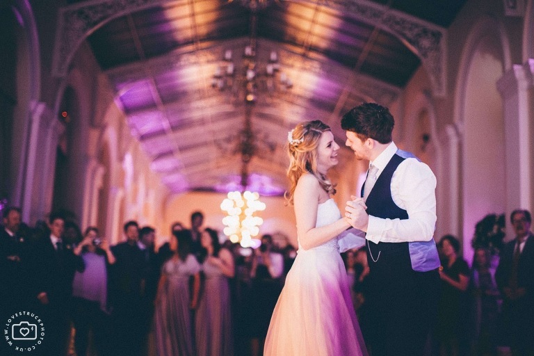 blenheim palace wedding, oxfordshire traditional wedding, english palace wedding, english countryside wedding, the orangery wedding, first dance